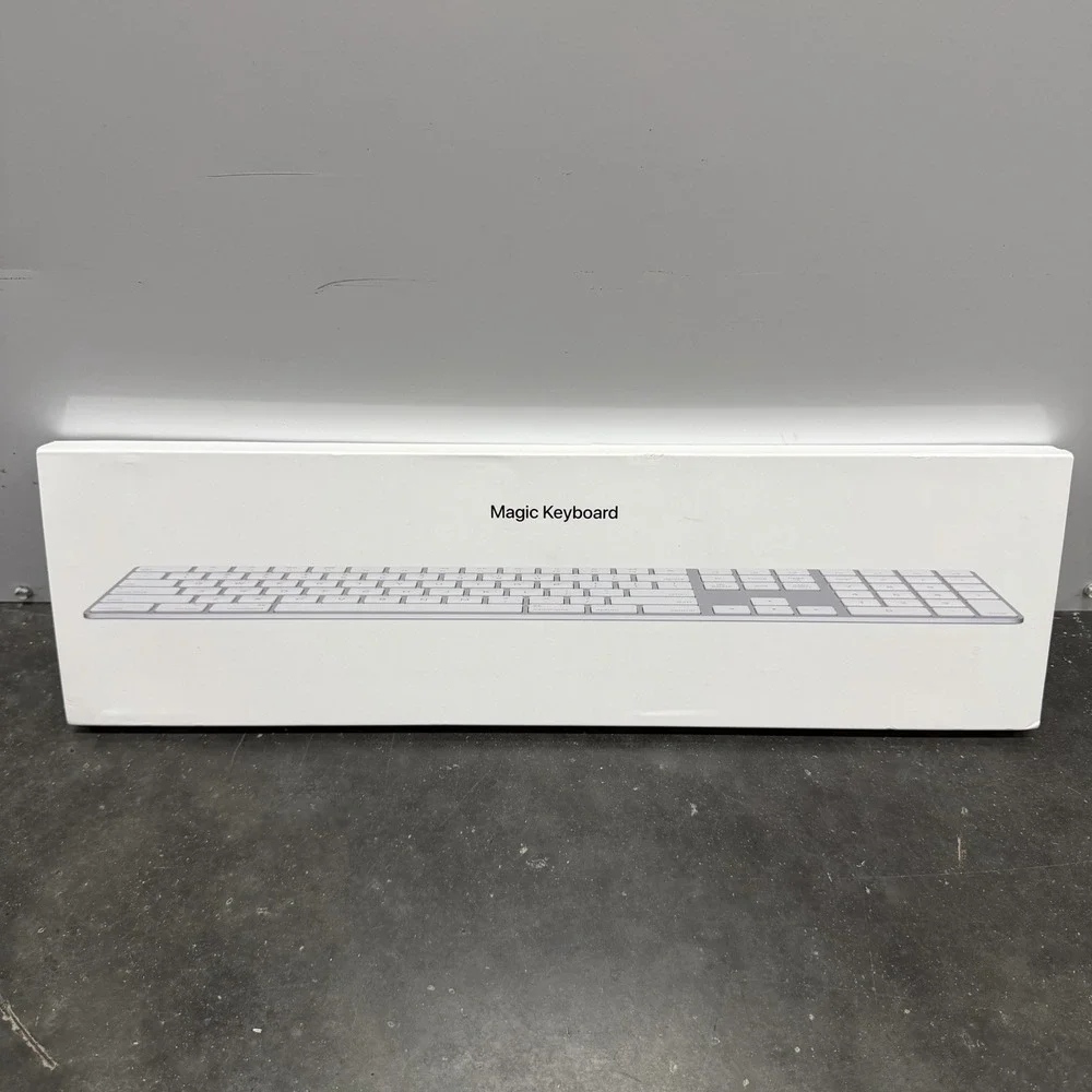 Apple Magic Keyboard with Numeric Keypad Wireless Bluetooth US English White